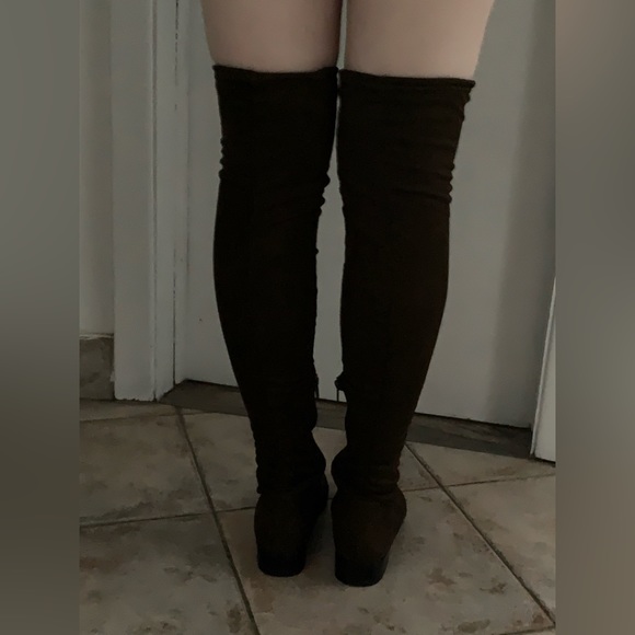 Aldo’s woman’s over the knee olive color microsuede boots size 7.5 - Picture 4 of 16